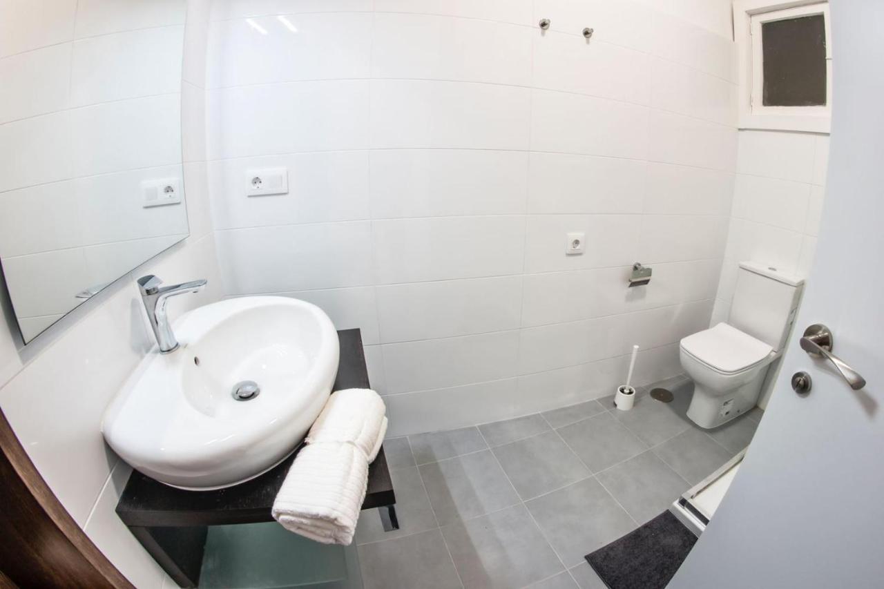 Apartment Dado Host *