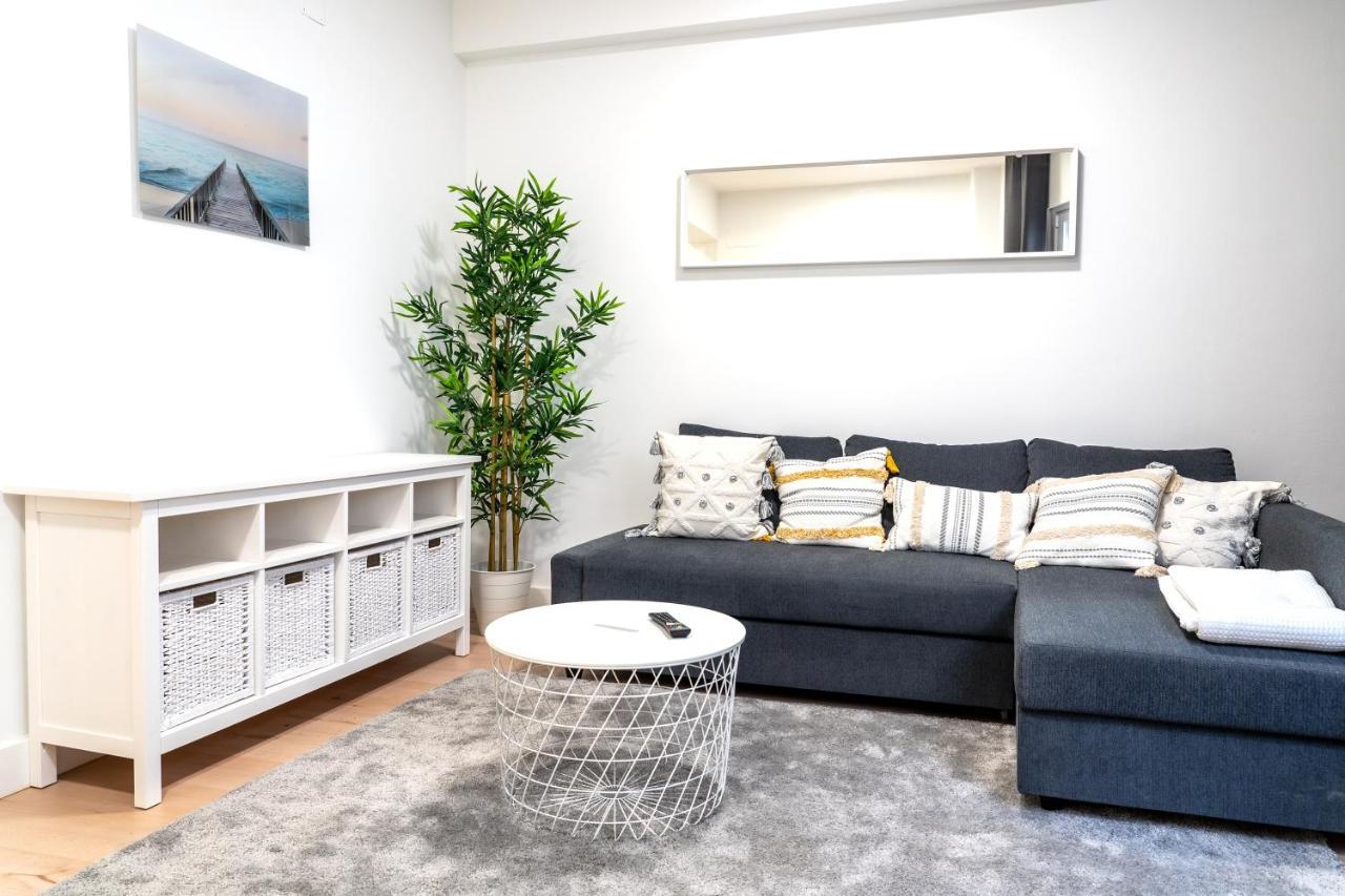 Apartment Dado Host *